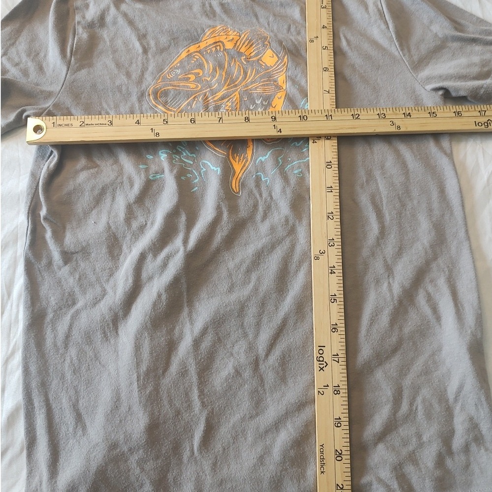 Under Armour Fishing Graphic T-Shirt Kids M Gray Excellent Short Sleeve Tee
